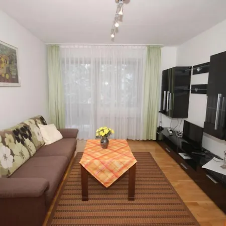 Ferienwohnung Zenostrasse 5 Fewo 7 Апартаменты *